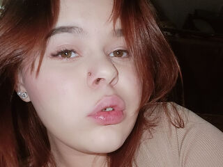 camgirl spreading pussy LissaTerry