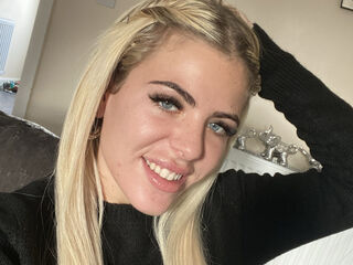 cam slut video chat LuceySmith