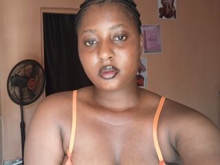 camslut topless LuciaKay