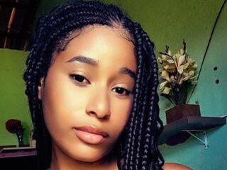 masturbating webcamgirl LuiseHuebsch