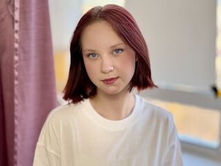 girl showing pussy MaisieMundhenk