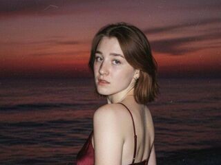 camslut topless MargrettMulac