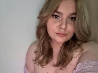 naked girl with webcam masturbating with sextoy MeganDarcy