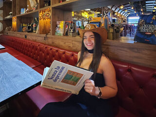 naked camgirl photo MelanyCol