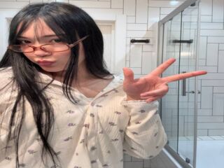 cam girl showing pussy MilaEva