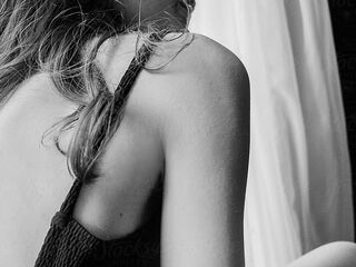 camslut video RemaRoy