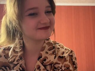 naked cam girl fingering pussy RendaKhairallah