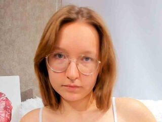 cam girl playing with vibrator RexanneCopp