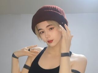 camgirl live sex photo RoxannCobio