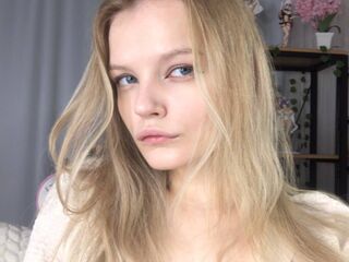 naked girl with webcam masturbating with sextoy ShelyMilan