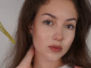 camslut fingering shaved pussy StarrAgustine