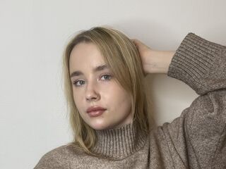 girl fingering shaved pussy TeishaCaram