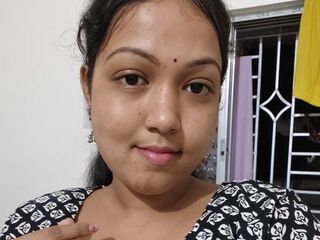 hot cam girl masturbating with vibrator TrishaSaha