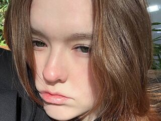 cam girl masturbating with dildo TwannaShumate